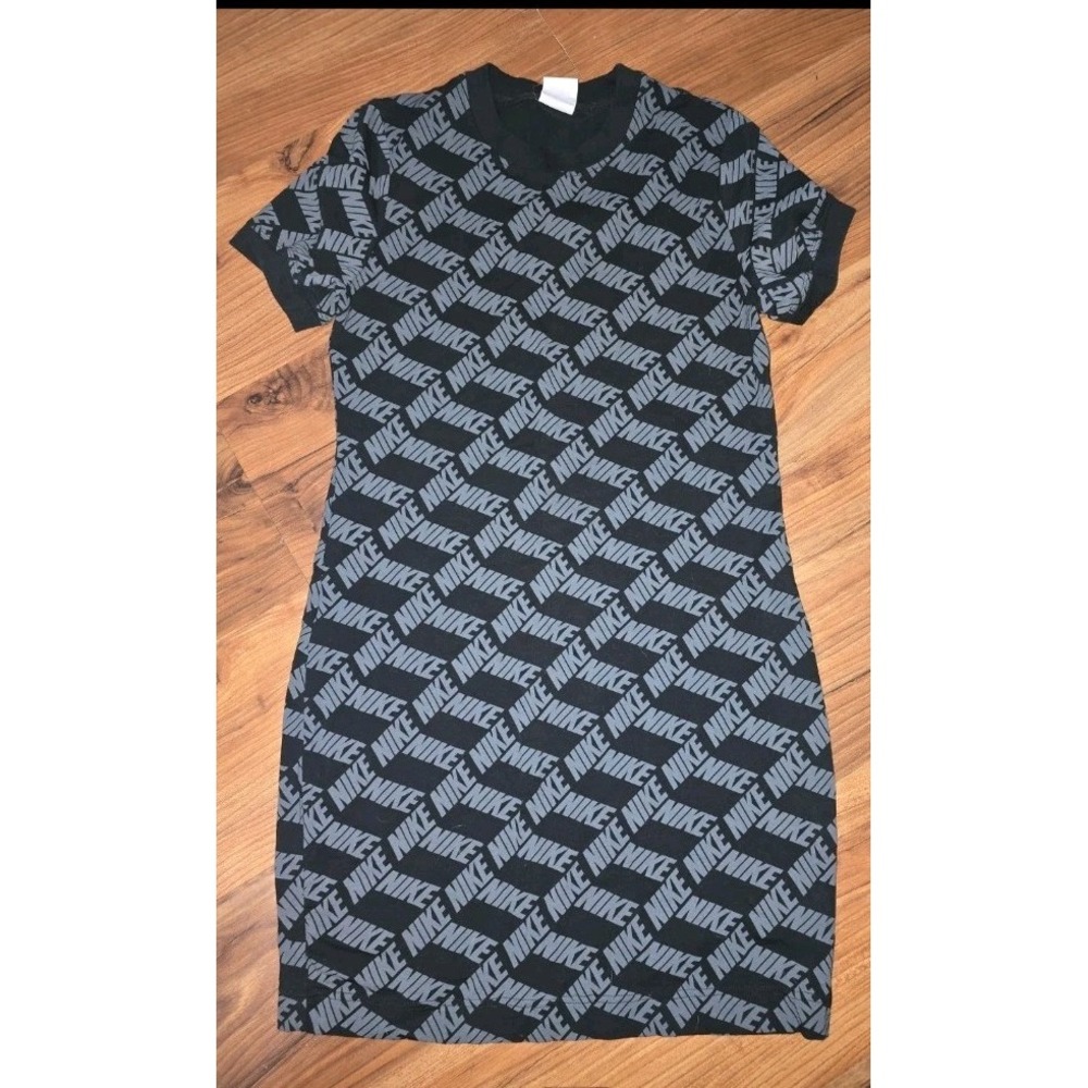 Nike Dress Womens Large Black White All Over Print Short Sleeve T-Shirt Dress